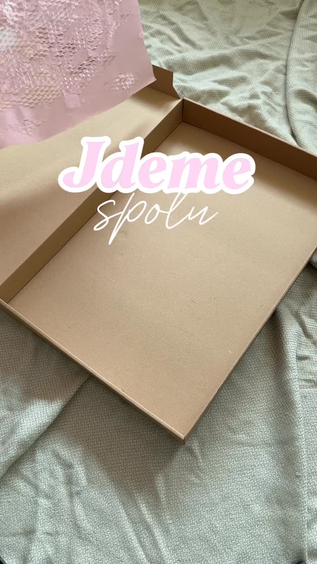 Každá objednávka ode mě odchází s láskou a pečlivostí. ✨ Každý detail je promyšlený tak, aby vám balíček dorazil nejen bezpečně, ale i s krásným prvním dojmem. Miluju ten pocit, když vím, že někomu udělá radost. 💛 Jak se vám líbí takové balení?