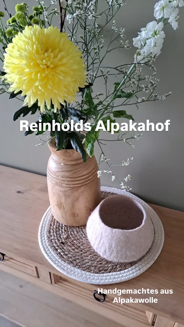 Handgemachtes aus unserer Alpakawolle. Nicht nur unsere Alpakas sind schön anzuschauen, sondern auch die Produkte aus ihrer Wolle....so wie dieser kleine Korb. #alpacalove #socute #diy #reinholdalpaka