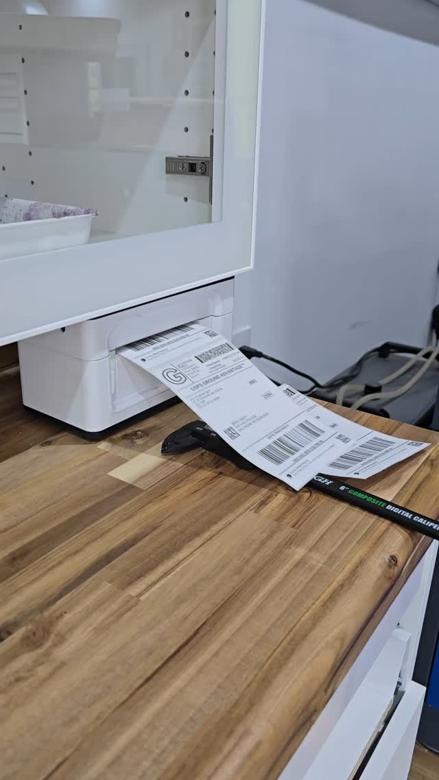 Working as fast as I can 🫠💪🏾 orders going out daily 👏🏽 and👏🏽 on 👏🏽time!
#entrepreneurship #custommade #weddingdetails #party