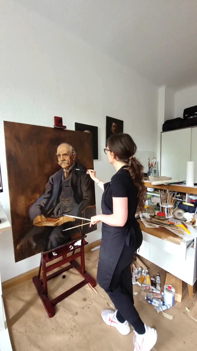 Work in progess
****
New to my page? Welcome!
I’m Sarah, a portrait artist devoted to the beauty of classical art. I create custom, hand-painted portraits that add a timeless elegance to any space. If you’re looking to bring a unique, personal touch to your home, contact me to order your own painting.
