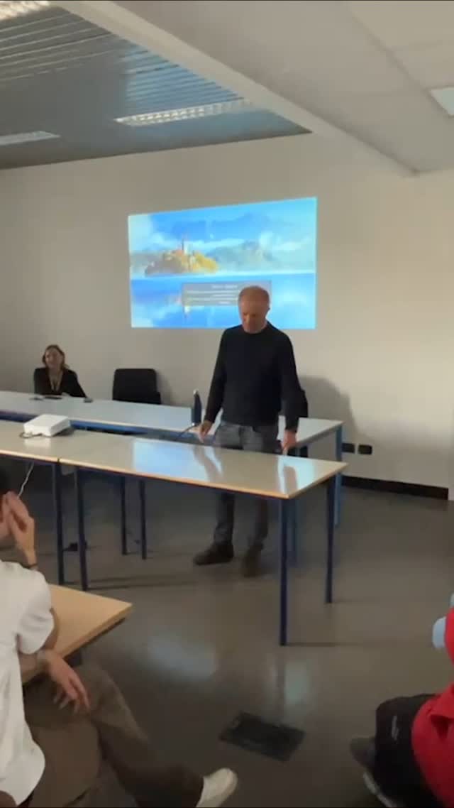 Giornata speciale per gli studenti dell'ITS, Jobs Factory! Insieme al CSI e al suo Presidente, abbiamo parlato di sport, valori e futuro🤝🗣️ 💡 Un incontro ricco di ispirazione e dal significato profondo, dal fare squadra, all'inclusione!
🏆È stato presentato anche il torneo Tutti In Campo, dove inclusione, passione e rispetto sono i veri protagonisti!💪 Lo sport è molto più di una competizione. È una palestra di vita!
#tuttincampo #calciointegrato #csimilano #coppacalciointegrato #jobsfactory