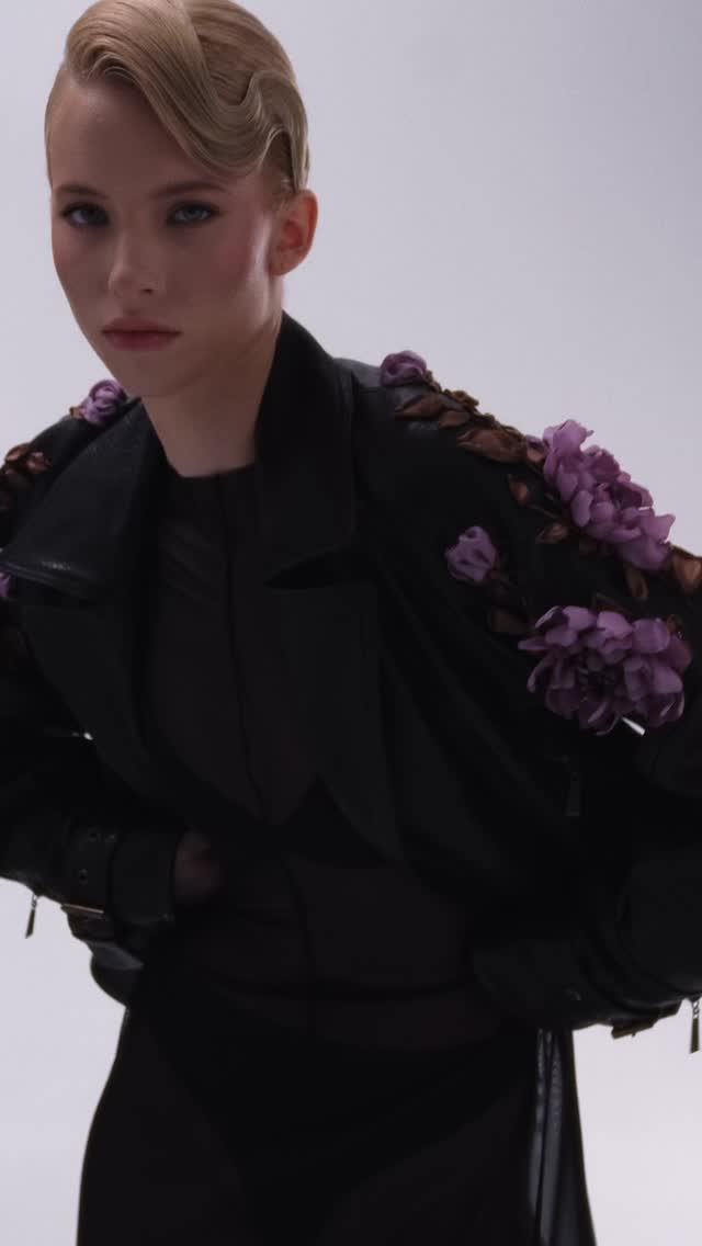 @lshiyan_ 🖤
@_monspace