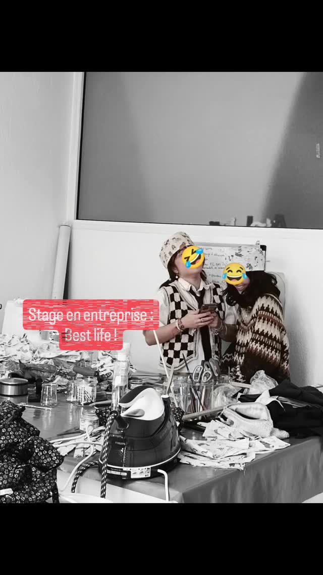 J'aimerais bien retourner au lycée! Il leur reste encore un peu d'innocence et d'insouciance ! Pas de facture à payer, peu de corvées ménagères... ! Best life ! 🌟
Nous accueillons pour un mois 2 lycéennes, première professionnelle mode, métier, vêtements.
Nous leurs transmettons notre savoir et dans l'autre sens nous écoutons cette nouvelle génération !
#Lycée #medecin#ide#nurse #chirurgien #dentaire #veterinaire #ibode #ide #calot #ibode #iade #etudiant#eia#medecine#interne #madeinfrance🇨🇵