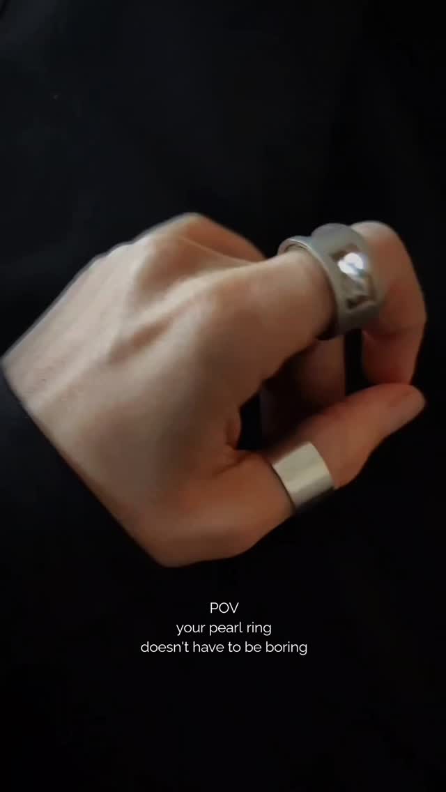 _ Your pearl ring doesn't have to be boring _
And this is what I'm here for! To design unique, unconventional pearl pieces.
Have a look on my website for more!
#silverjewelry #pearljewelry #pearlring #pearls #habdmadejewelry #handmadejewelry uniquerings #uniquejewellery #handmadejewelry