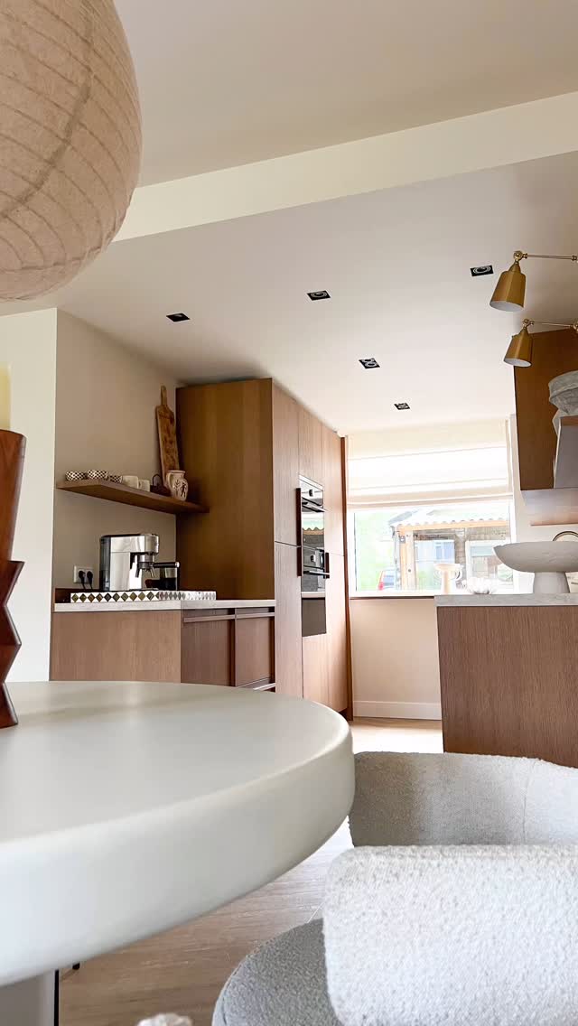 It feels so good to come home… and actually feel at home. 🏡❤️
Huge thanks to @veneta.com for guiding us to the perfect window decoration - what a difference!
Big love to my amazing wife @studio_innervisions_interiors for adding all the style and flavour - you made it extra comfy and cozy!