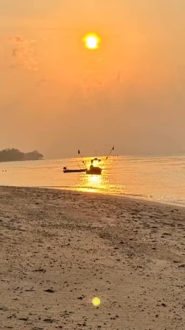 Bang Po Beach at sunset - Koh Samui, Thailand