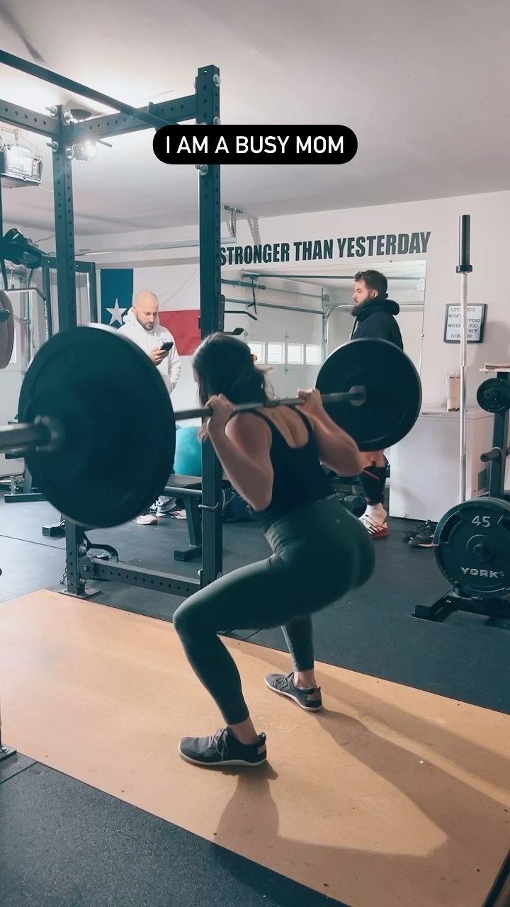 It’s not crash diets. It’s not working out for hours every single day. Not random workouts or ones that make you so sore and so exhausted that you quit. In reality it is so much more simple than you think.
Comment “I’M READY” below 👇🏻 to claim a spot and start making simple changes that WORK.
•
•
•
#momswholift #postpartumworkout #onlinecoaching #fitnessmotivation #homeworkouts #womensfitness