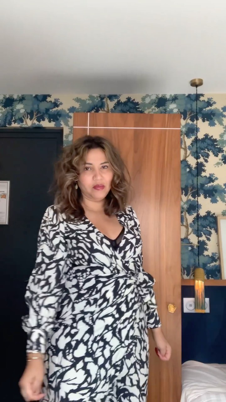 So, quick stop in Madrid then over to Paris. I came for a wedding but my luggage was lost. I had to go shopping for a new dress. Fun. My luggage arrived after the wedding. Spent the next day hanging out with a dear friend, then a bus ride to Versailles with the wedding party. I shed a small tear because I needed a few more days. Arrived at the airport in time to claim my VAT. 63€ this time. I had the best time and cannot wait for my next trip to Paris. #seeparis #livethelifeyoulove