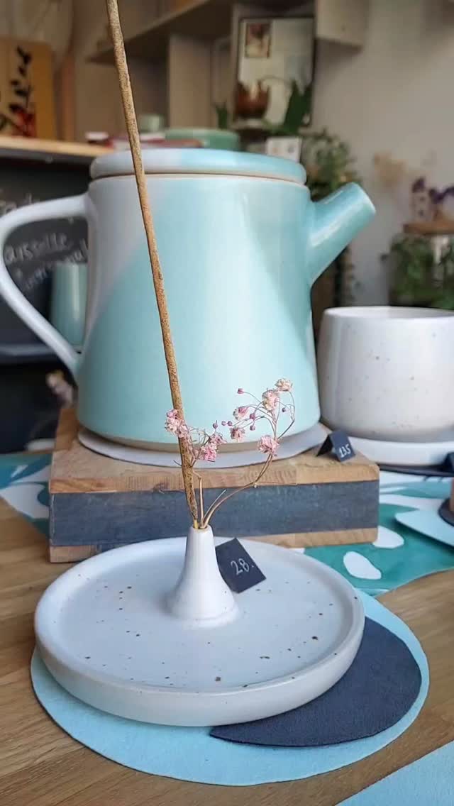 Les couleurs lumineuses du printemps arrivent à l'atelier !
Au plaisir de vous y recevoir !!
🥀🌻🌷
___________________________________________
#paris12 #tempsdeterre #faitmainenfrance #boutiqueceramique #localshop #handmadeceramics