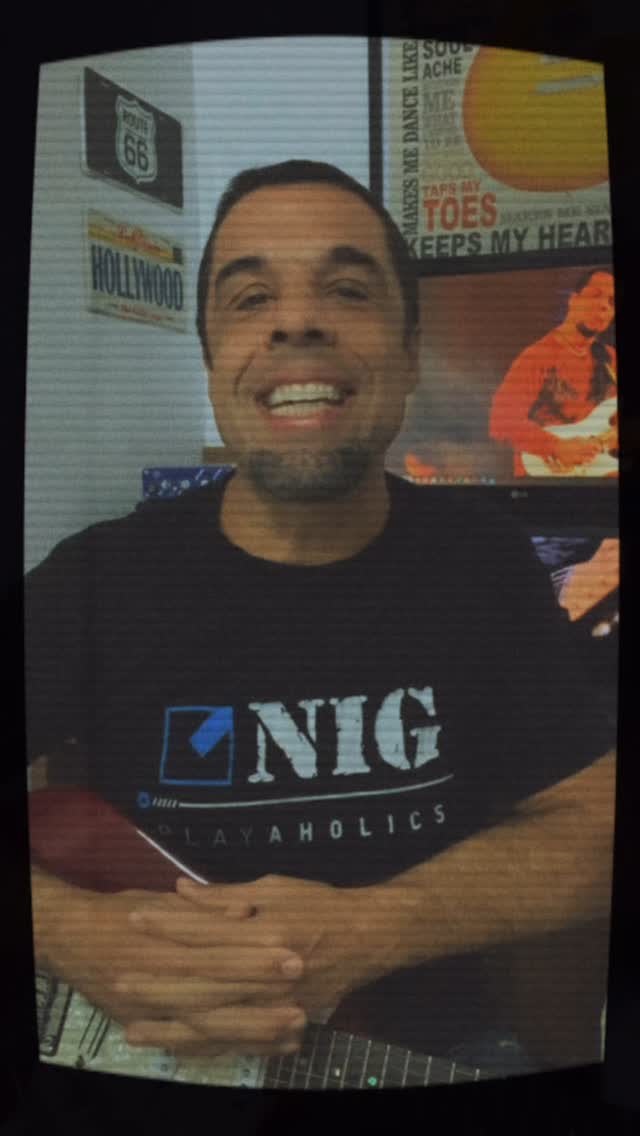 Esse ano completamos 25 anos de existência. E muitas novidades vem por ai. Temos muito orgulho e felicidade em poder apoiar a música e grandes instrumentistas durante todo esse tempo, como o super @alex_martinho São 25 ANOS de PAIXÃO INCONDICIONAL pela Música.
#nigmusic #nigpedals #nigstrings #cordasnig #alexmartinho #amorpelamúsica #guitarlife #guitar #guitarristas #guitarra #guitarrista #cordadeguitarra #pedaldeguitarra