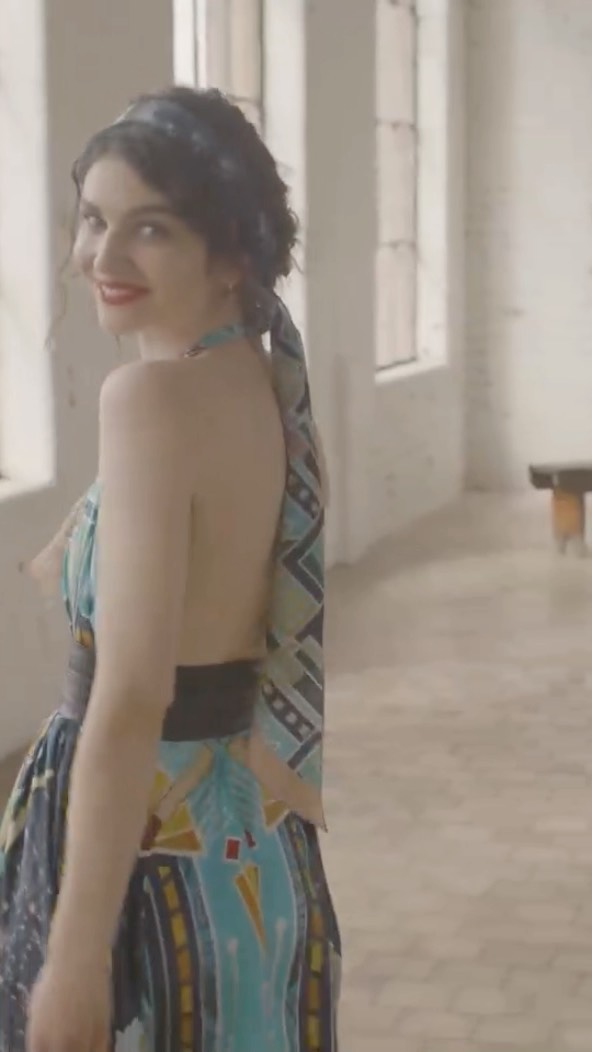 A beautiful wee tune for yis, a snippet of The Dreamer Blues by @politics_and_culture_podcast. We’ll be premiering the full video at the end of the month, exciting! Millie is still in @officialbrownthomas (Create running til 15 Aug) but she has more exciting adventures planned this year, however she’s a secretive sort so she’ll let you know in the next couple of months (unless you get your hands on her diary, she’s bound to have written it down there) 💚🧵🪡
Dress: @officialbrownthomas Model: @carriecrolly Video: @stonehartproductions Hair & Makeup: @bysharonwatson
#Éadach #MilliesBelfast #Belfast
