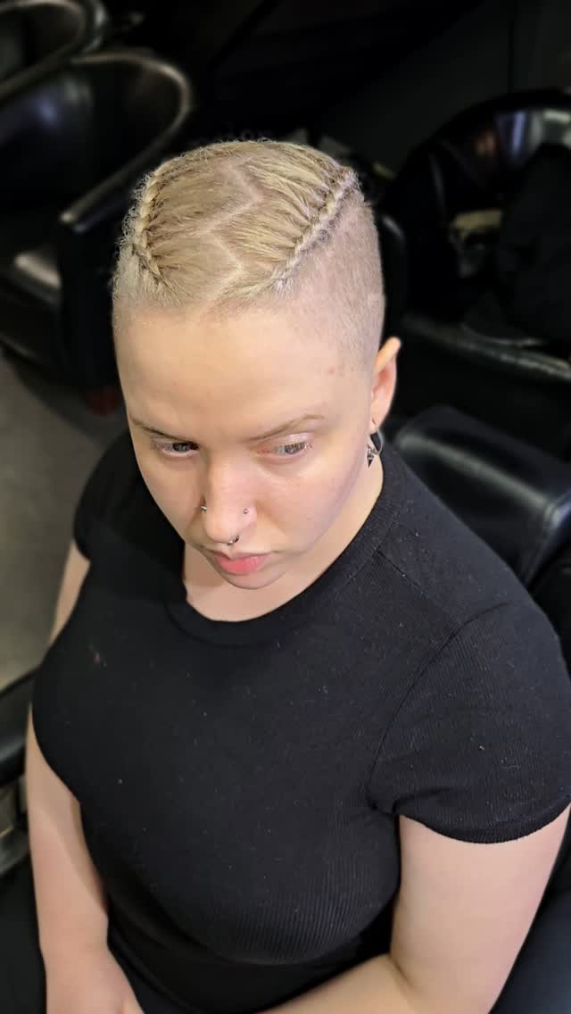 I had the pleasure of doing a pretty big change on this beauty yesterday! Thanks for always trusting me with your amazing hair @zoo.hairstylez !
