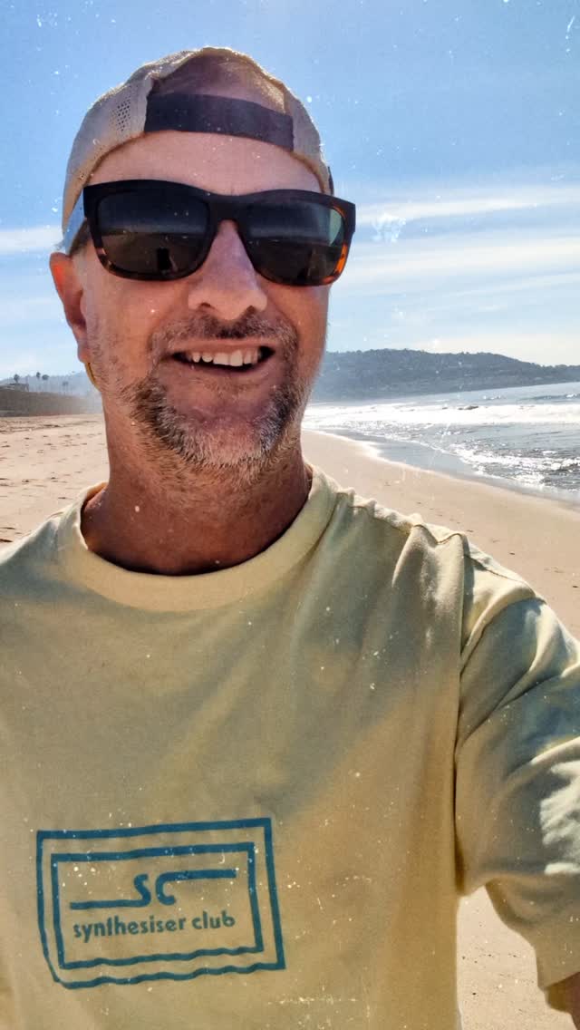 It's Moog o'clock at the Synthesiser Club! There's a new Memetune Studio Vintage Synth TV episode just out on YouTube! Episode 3 of Series 3. Crank up the volume and spend 45 enjoyable minutes with the original sights and sounds produced by Benge at @memetunestudio.
Among other fun subjects, he delves into the powerful and mysterious world of frequency modulation synthesis. Sit back, sip a drink, and enjoy. āļøšļøš§
#moog #synthesiserclub