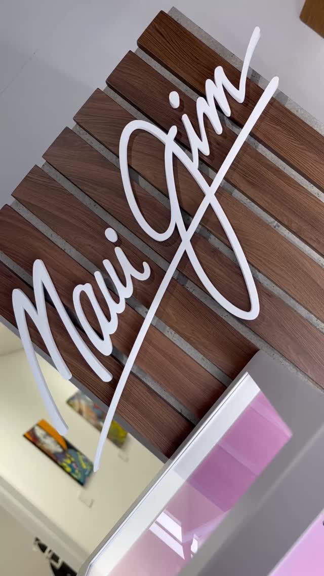 Inspired by the beauty and culture of Maui, with a mission is to spread aloha through vivid colour, clarity, and detail. Maui Jim provides more vibrant colours of the world while protecting your eyes from the harsh effects of glare and harmful rays!
.
Grab them in time for the Easter Holiday Weekend!!!
.
Whatsapp: +13453257945
Email: info@optique.ky
Tel: (345) 949 – EYES (3937)
.
Mondays to Fridays 9.30am-6pm, Saturdays 9.30am-5pm
.
Where? 8 Queens Court Plaza (Next door to GNC/The Kitchen)
.
#oliverpeoples #leisuresociety #saltoptics #jacquemariemage #mykitaofficial
#faceaface #eyeglasses #eyewear #sunglasses #glasses #fashion #optical
#eyewearfashion #frames #optician #eyecare #vision
#eyes #optometrist #optometry #sunglassesfashion
#veryfrenchgangsters #eyewearstyle #sunnies
#boutiqueliving #grandcaymanislands
#caymanislands #optiquecayman