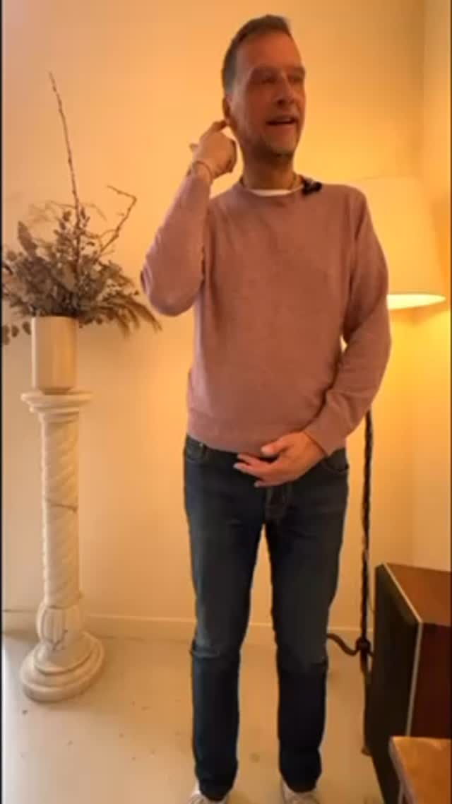 Testimonial from Jean-Pierre, a former medical doctor who has now transitioned into a new path.
He receives energetic adjustments from Dr. Alexis Robic as part of a journey of elevation and the opening of his etheric and spiritual channels.
#innésociety #energetichealing #transformationjourney #healingthroughalignment #alexisrobic