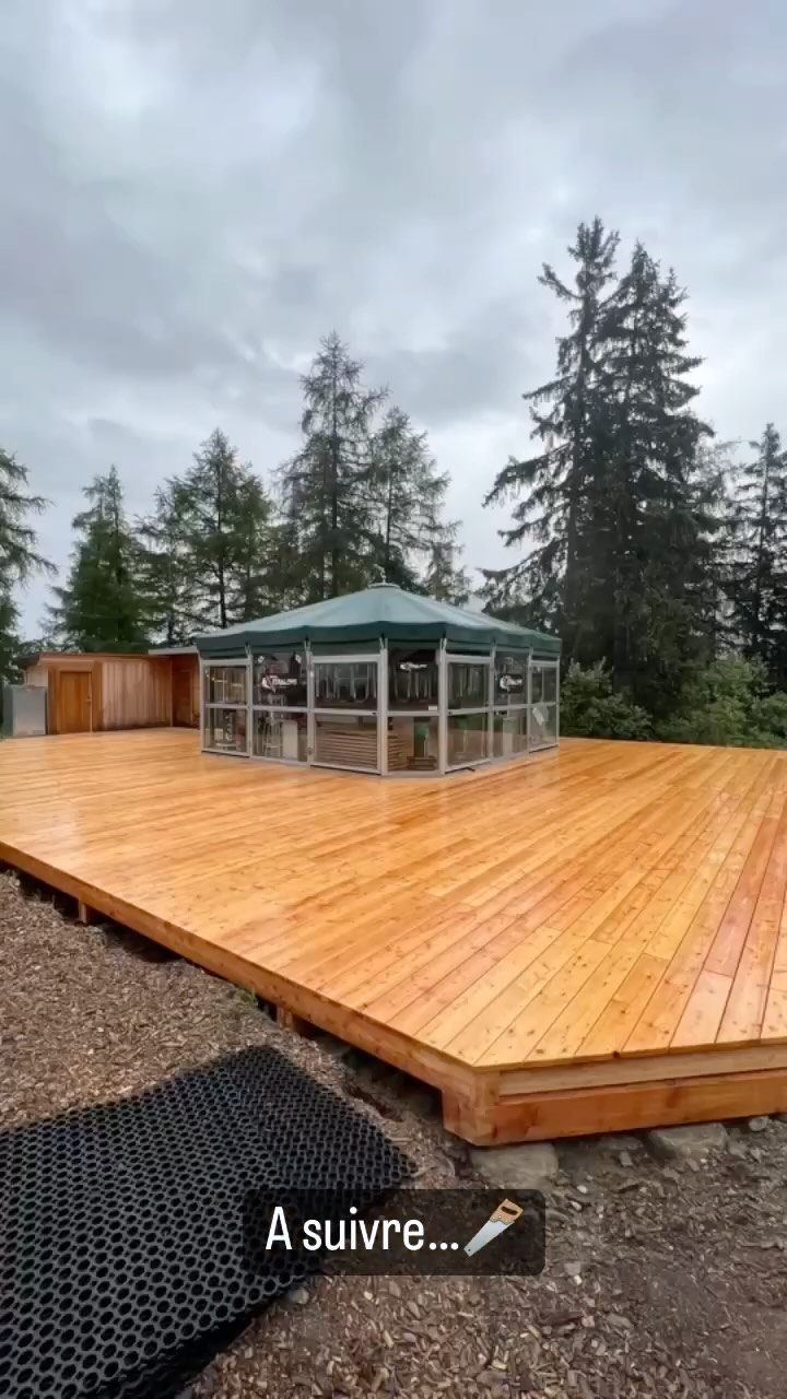 Rénovation de la terrasse du bar des établons en mélèze !
@latzoumaz
@skiclub_etablons_rando
@verbier4vallees
#wood #woodworking #woodwork #swissmade #latzoumaz #latzoumaz4vallées #bealpine #switzerland #carpentry #meleze #terasse #carpentrywork #verbier4vallees #skiclubetablons #alp