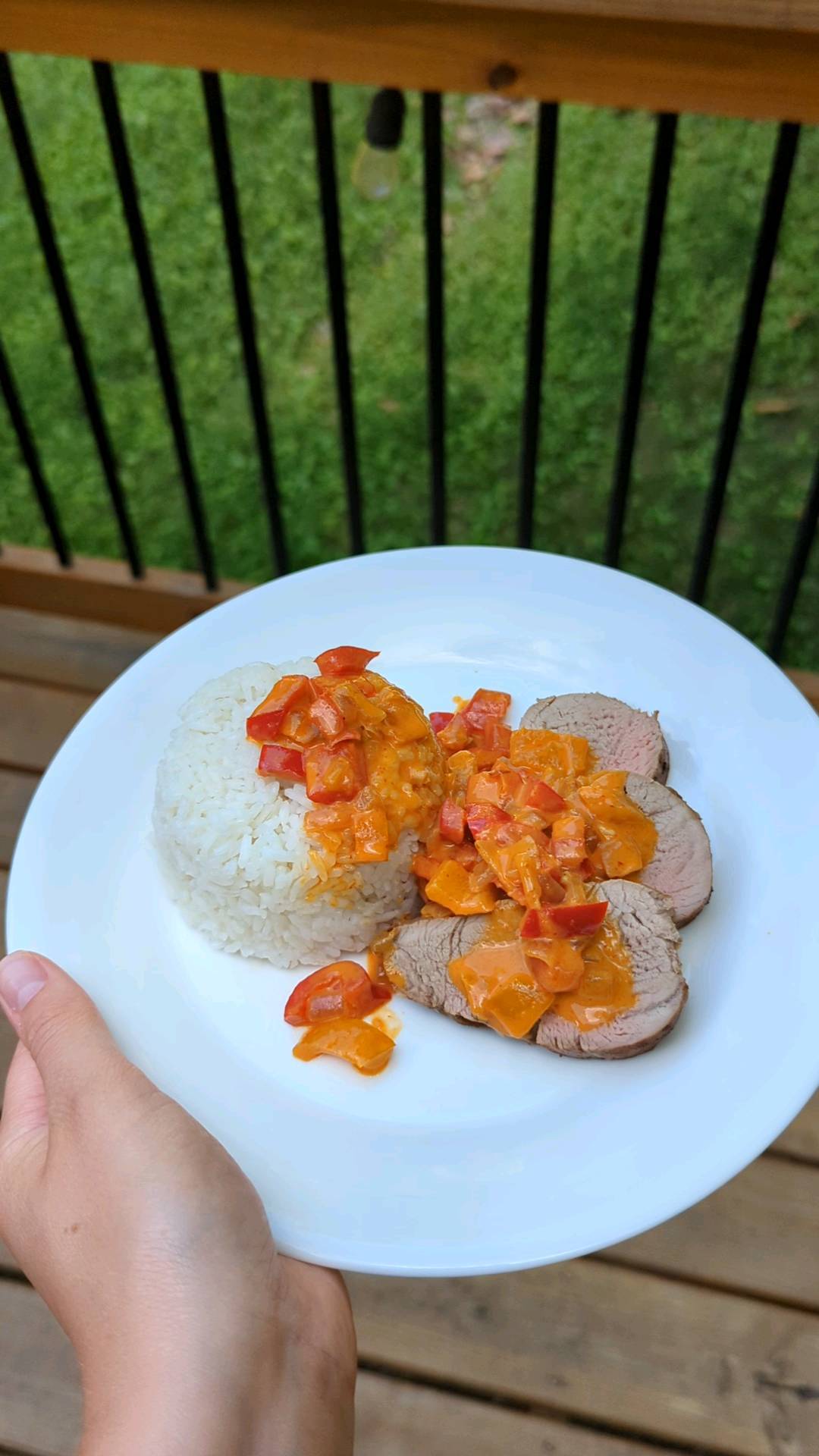 Who says weekday dinners have to be boring? Check out this Thai Red Curry Pork Tenderloin!
I have found some of the best dinner ideas are birthed from googling foods that need to be used out of the fridge.... like this one 😆
Protein: pork tenderloin
Starch: jasmine rice
Fat: coconut milk
Fiber: bell peppers and onion