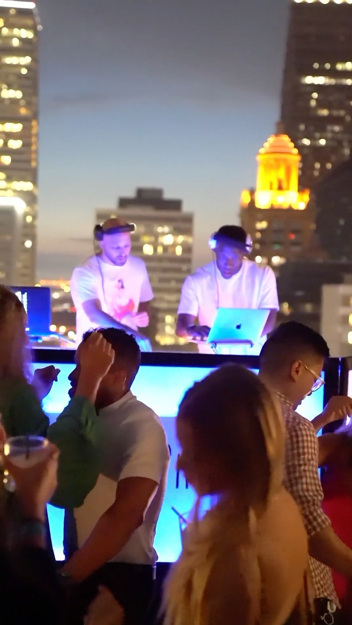 🌇 🎶 SUNDAY ESCAPE 🎶🌇
You are invited to take a trip to the exclusive Z on 23 rooftop destination for unforgettable Sunday Sunset views over the city, promising an atmosphere of elegance and charm.
📍 Le Méridien Houston Downtown
Get Access 👉 myVIProoftop.com