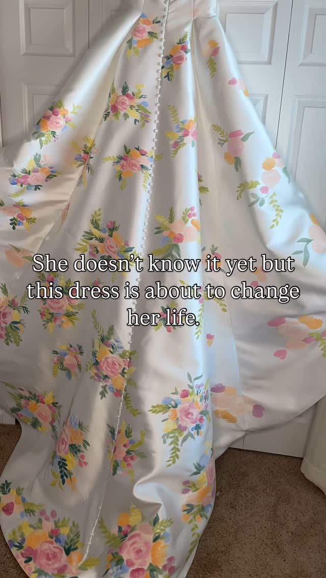 It’s been a WILD three years….
Hi. I’m Emily and I paint on wedding dresses.