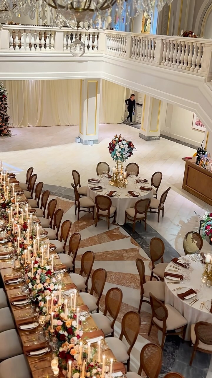 Watch the magic unfold! 🤩
Venue: @nmwaspecialevents
Photography: @kiyahc
Planning & Design: @a.good_eventplanner
Floral Design: @designsbyoochay
Catering: @getplateddc
Cake: @jisoocakedesign
DJ: @djcurly_sue
Videographer: @vonabproductions
Rentals: @selecteventgroup @prettylittleweddingco
Stationery: nkdesign.house
Draping & Lighting: @dangoldmanevents
Designer: @food.sex.blooms
#designsbyoochay #dboweddings #luxuryevents #eventflorist #weddingflorist #weddingdesigner #dreamwedding #bridetobe #dcflorist #atlantaflorist #floraldesign #eventinspiration #weddingflowers #eventflowers #mdweddings #dcweddings #weddingphotography #weddingdetails #weddinginspiration #weddingdecor #dcweddingflorist #dcweddingphotographer #weddingtrends
#luxuryeventdesign #luxurywedding #luxuryweddings