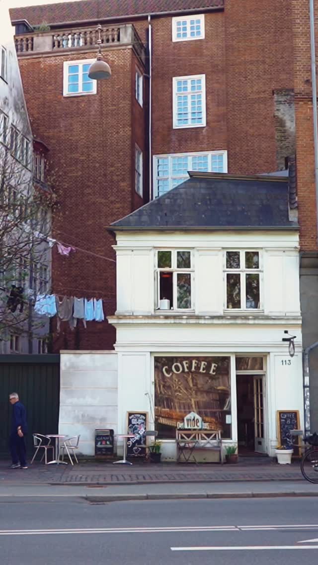 Sunny morning walk followed by watching the storm roll in with a coffee and book āļø
#copenhagen #denmark #spring #coffeesesh