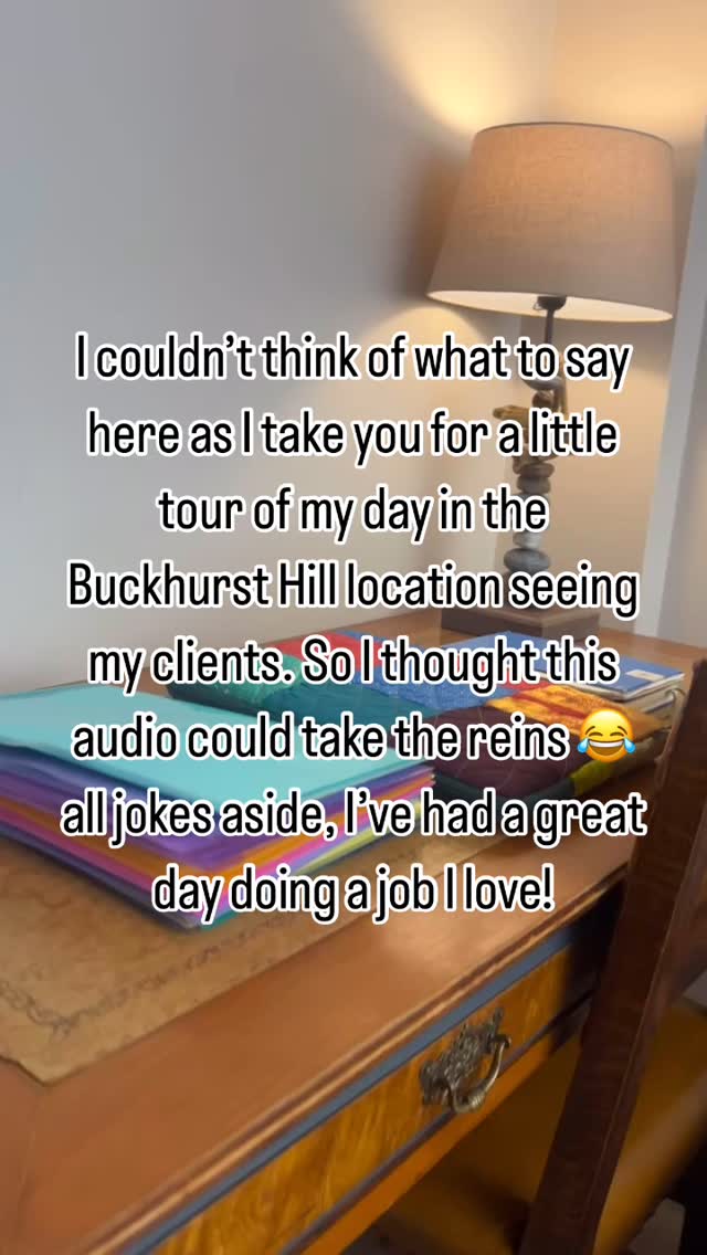 It’s been a while since I did a video about the goings on of my day with my wonderful clients ⚡️ so here is a funny spin on it with the help of audio from Jesse Eisenberg… a small insight into my day-to-day: I utilise talking as well as using drawing, image cards and mindful approaches with clients to create an approach that feels holistic and creative! I also have new availability for sessions in the early afternoon with clients in my cosy, green 🌿Buckhurst Hill location. Send me an email for more information!
#therapyholborn #therapybuckhursthill #counselling #cptsd #dcp #donorconceivedperson #therapy #counselling #eatingdisorders