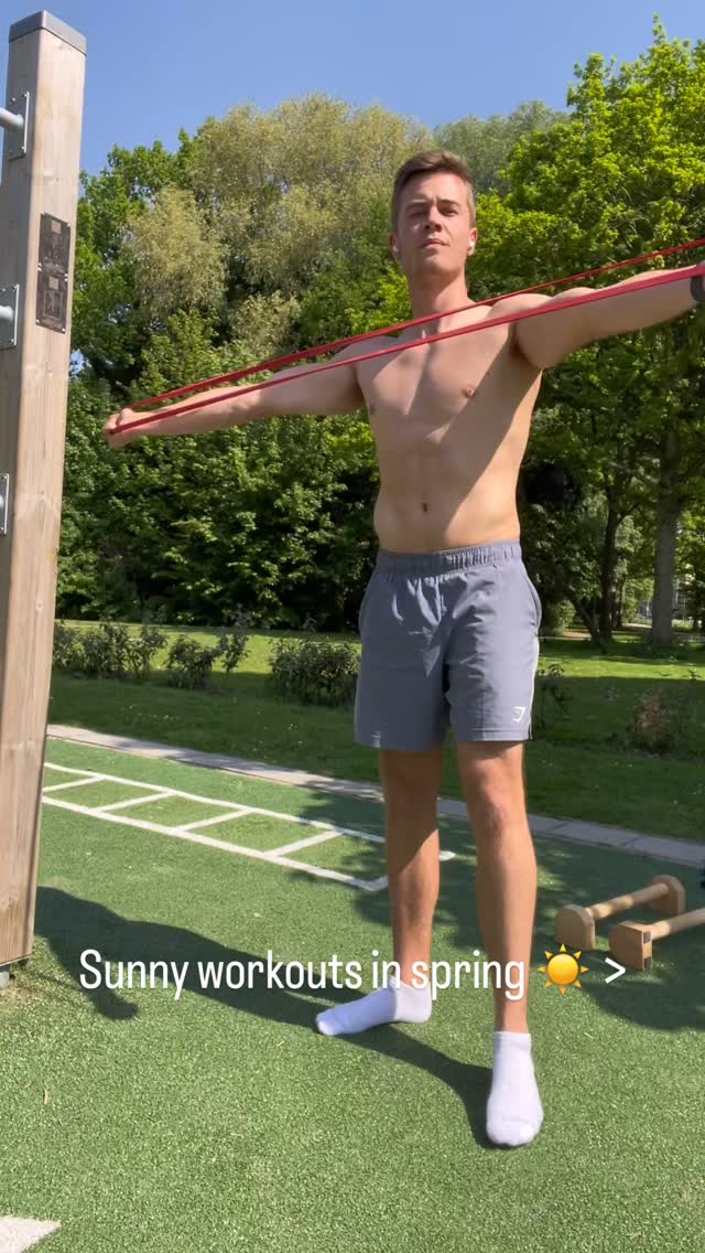 It just doesn’t get any better 🥹☀️
#calisthenics #calisthenicsworkout #handstand #calisthenicscoaching #calisthenicscoach