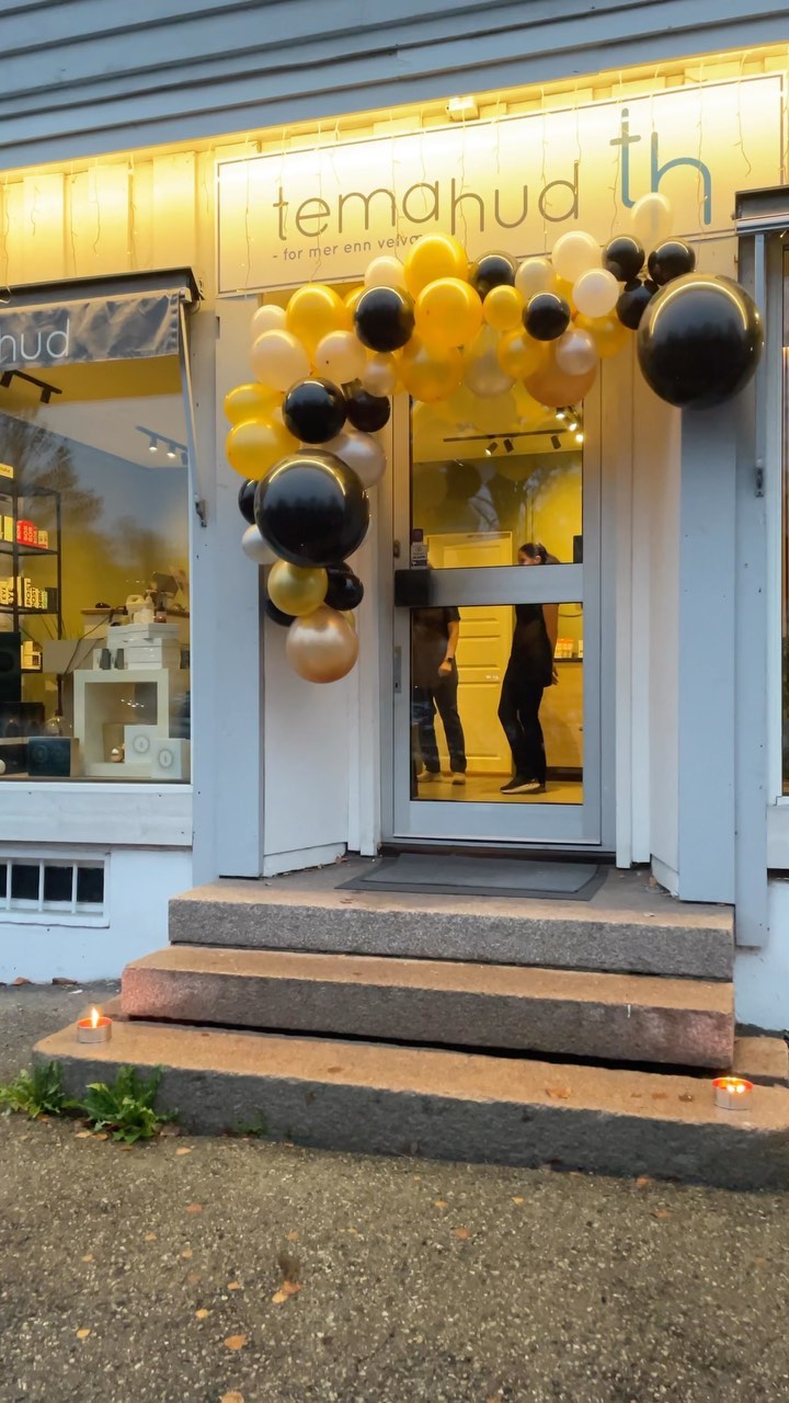 Tusen takk til alle som rakk å komme innom og som sende oss gratulasjoner på 10 års jubileumsfeiringen vår! Det var utrolig hyggelig å få feire den store dagen sammen med dere 🥰
Og ikke minst, takk til @theresegjerstad fra Isagenix Norge, @pernille0189 fra pHformula, Rachel fra @janeiredale_norway og @sothys_terapeuten fra Sothys for at dere var med og gjorde dagen ekstra spesiell ✨
#TemaHud #formerennvelvære #Asker #Nesbru #hudpleie #hudpleietips #hudpleieprodukter #makeup #sothys #phformula #janeiredale #collagenelixir #isagenix #jubileum