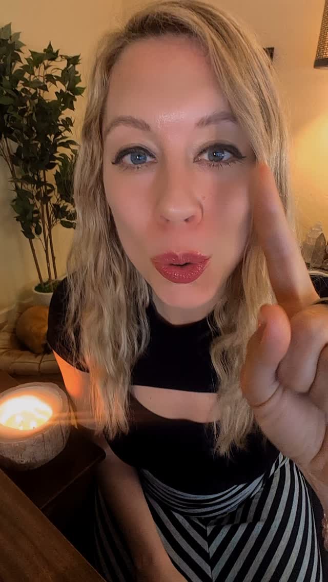 Need a quick reset? 🌿 This 1.5-minute breath-guided micro-movement flow will help you reconnect to your body’s wisdom and find your center. Perfect for starting your day, grounding after stress, or anytime you need to realign.✨
No props, just you and your breath. Ready to feel more aligned? 💫
#SpinalFlow #Breathwork #IntuitiveMovement #SomaticHealing #1MinuteReset #MindBodyPractice #NervousSystemReset #HolisticWellness