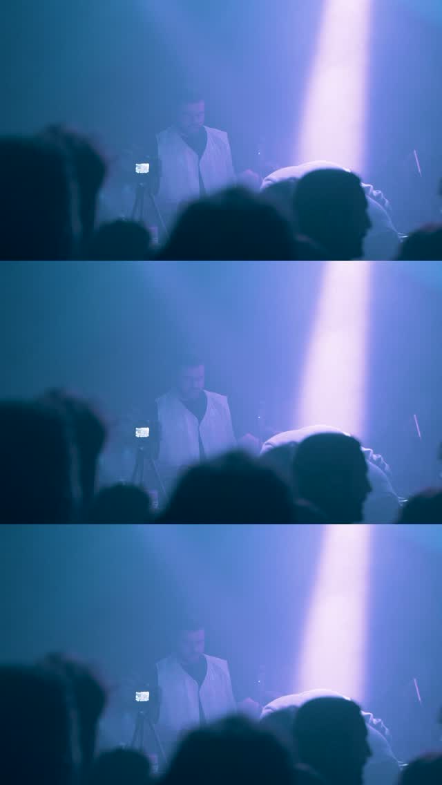 This is the intro of the set, starting with fire directly 😎
See you this Saturday at @case_a_chocs 00:00-01:45 👀
-
Ça c’est l’intro du set, ça commence directement foooort 😎
On se voit ce samedi à la @case_a_chocs pour un set de 00:00 à 01:45 👀
Video by @tibozstudio 📹