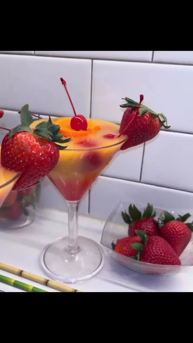 We have some Tropical Signature Cocktails on the way 🍍🍹🌴🍋🟩🥭
www.purplekissezkreationz.com
#detroit #explore#bartender #fyp #happy #explorepage #mi #detroit #bookme #wetravel #trending