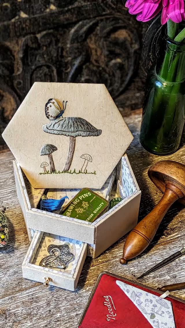 There's only 5 spaces left on my online Mushroom box class with @royalneedlework.
This class is only running as a live online zoom class and won't be back again until 2026 at the earliest. So if you want to level-up your box making skills with this advanced class don't miss out as there's limited spaces available!
🍄Link in bio via my tutor page (why not look at my other classes while you're there!) 🍄
Perfect for those looking to stretch their existing box making skills with a hexagon shaped box, Silk Shading and stump work embroidery, draw and hidden compartments! This class also includes my exclusively designed interior fabric not available anywhere else.
#textileart #fiberart #inspiredbynature #handmade #embroideryart #embroideredbox #embroideryartist #embroiderytutor #embroideryinstaguild #exclusive #embroiderydesign #embroiderystudio #artist #embroiderystitches #embroideryonline #embroideryclass #embroideryclass #RoyalSchoolofNeedlework #rsnalumni #rsntutor #rsnfellowship