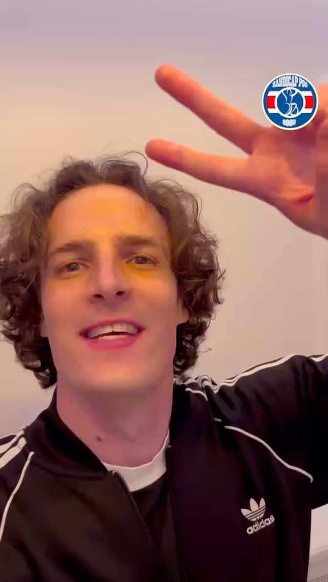@pauldesaintsernin a souhaité faire un message à nos adhérents à l’occasion des 20 ans de Handicap PSG 🔴🔵 Merci Paul pour ton implication et bon courage pour ta tournée !
@baptiste_fera 🤝