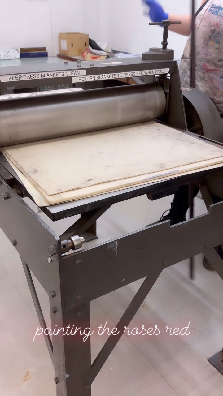 Using the printing press!
#art #fineart #printmaking #reliefprint #reliefprinting #blockprint #blockprinting #printingpress #prints #aliceinwonderland #alicesadventuresinwonderland #artist