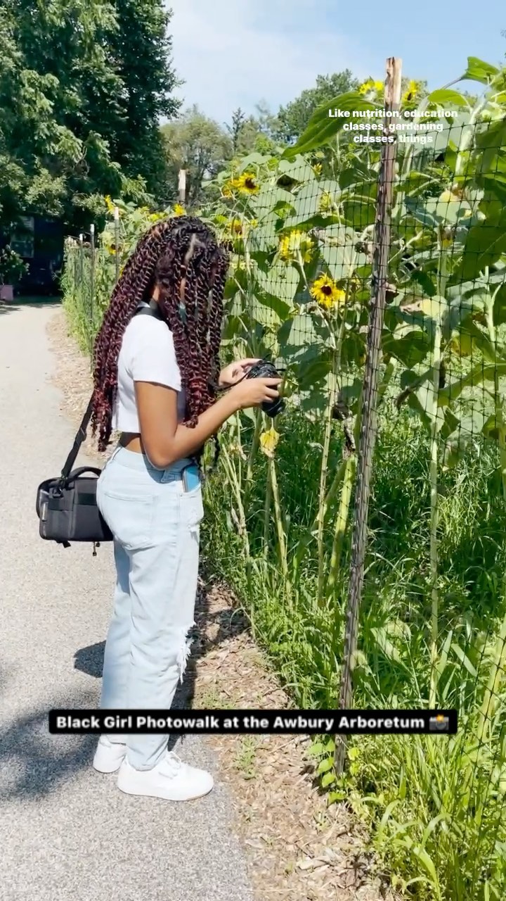 Hit em with the camera work 📸
When you support SIMBY, you support Black womxn educating Black girls; an intentional decision to provide our girls with representation and a sense of belonging that is often missing from their traditional and creative learning experiences.
We’re so grateful for the girls who signed up for our virtual photo workshops during the pandemic, Janiyah and Zoe who took things a step further and joined our first photowalk before our outdoor exhibit in August, and to Ruby and Kyra for leading this photography work.
It’s #GivingTuesday and you can donate at the GoFundMe #LinkInBio ⬆️ or at storiesinmybackyard.org! 🙏🏾🖤
🎵: @djdiamondkuts
#BlackWomenPhotographers #BlackGirlPhotography #BlackGirlMagic #Philly #PhillyNonprofit #ArtsEducation