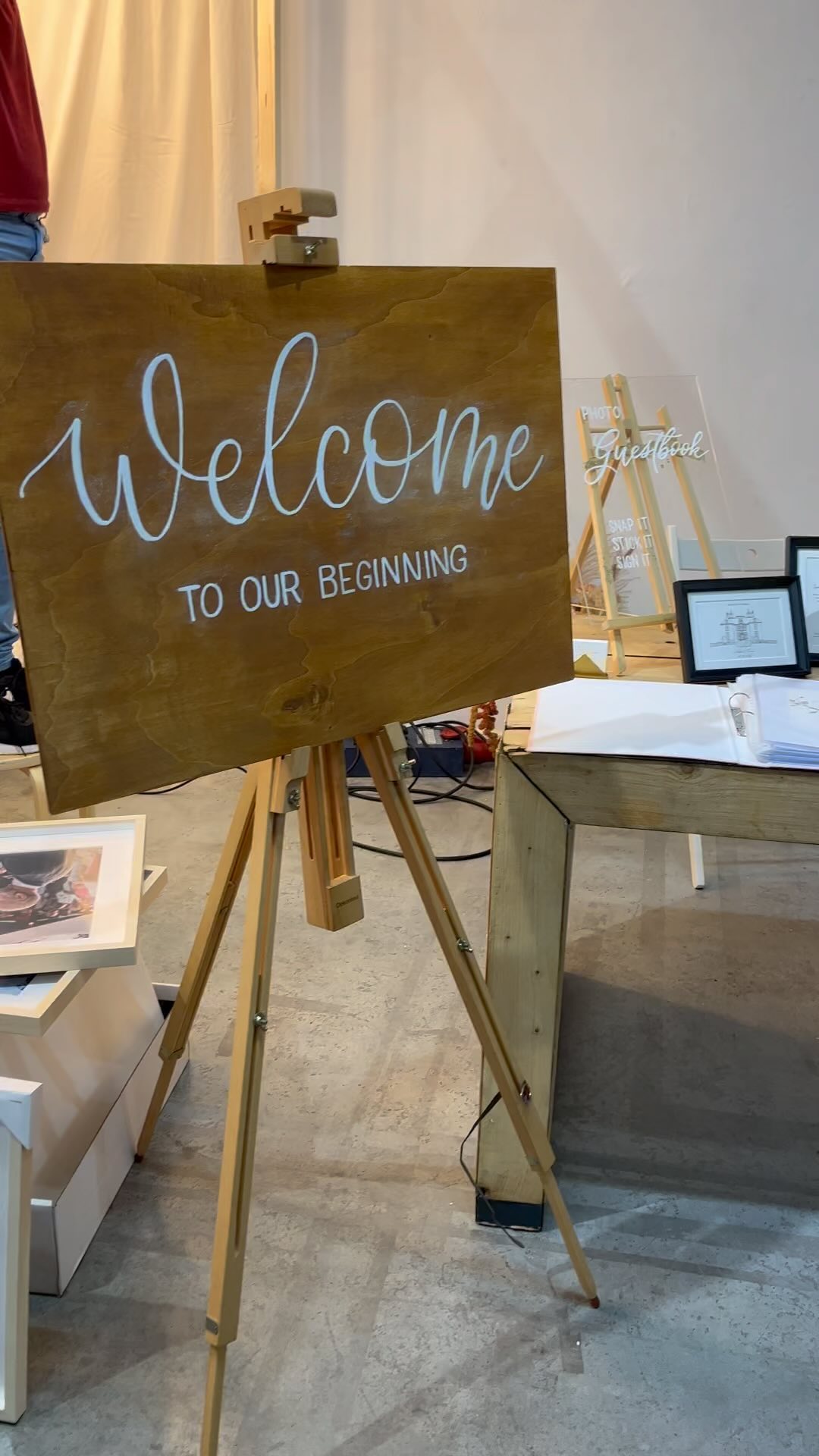 I had an amazing day at @trouwbeleving yesterday. Loved meeting some insta-friends, making new ones and hearing so many great stories. My hands are itching to get started on some new designs! Thanks @louseline_ for assisting me in any and every way, couldn’t have done it without you. Thank you @trouwbeleving for the amazing organisation and also a thank you for @blouming_floral_art for the amazing floral piece you’ve created for my stand. #weddingfair #trouwbeurs #trouwbeleving #loods6 #trouwkaarten #trouwkaartopmaat #weddingstationery