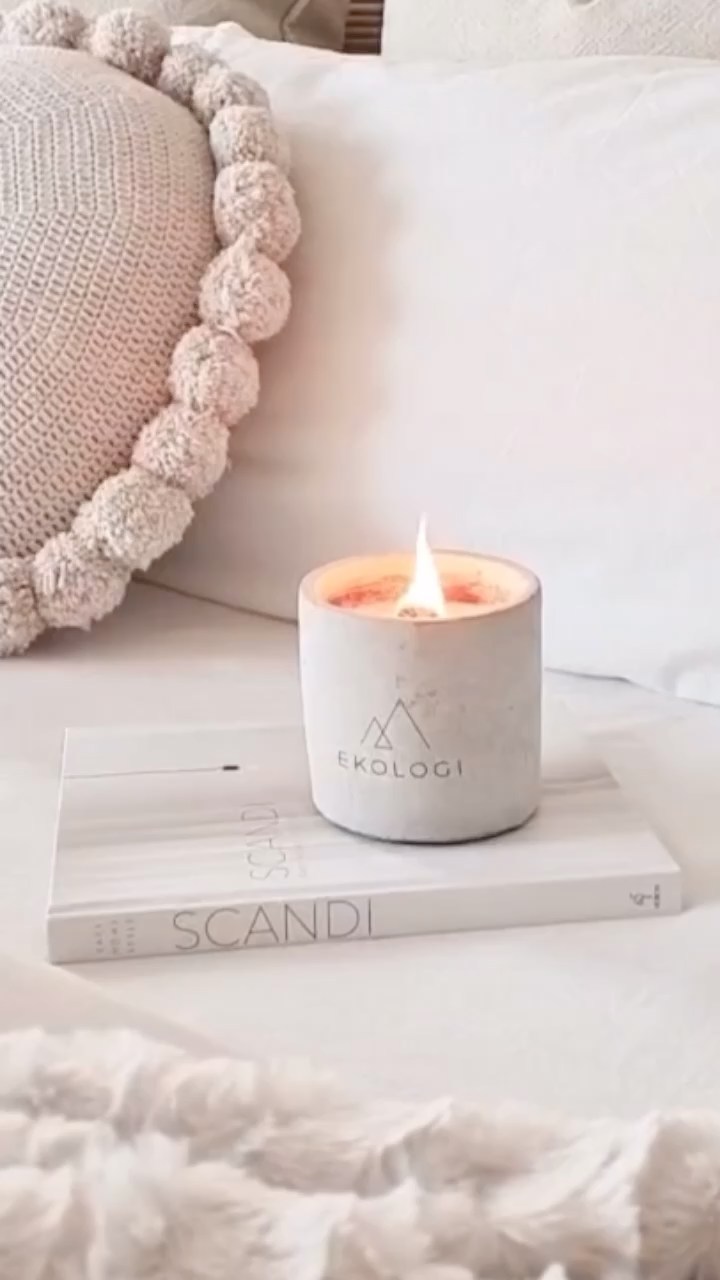 What an absolute MOOD this is. 🍂
Our fabulous @ekologi.scents branding on showcase. Content creation by @clayandclover_
#emlycreative #graphicdesignmelbourne #logodesignmelbourne #logodesignservices #graphicdesign #design #graphicdesigner #illustration #branding #logo #graphic #designer #creative #graphics #marketing #logodesign #photography #brand #melbournedesign