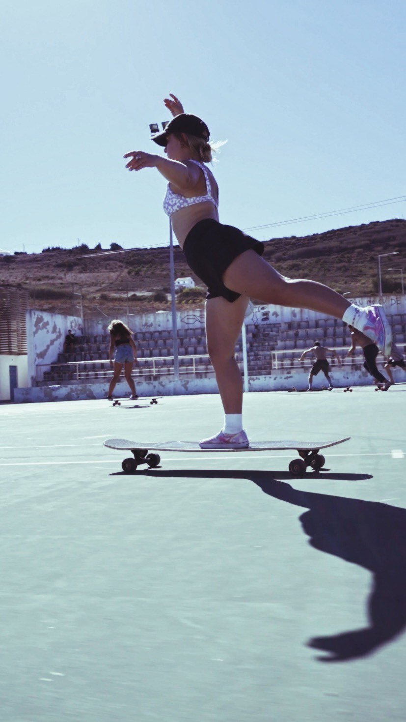 Some happy lines on my final skate day at @the_longboard_camp 🌞
Massive thanks to camera man supreme 🎥 @shawn2nd for giving me the push I needed to DANCE and go big with my movements 🫶🏼 Thanks as well to my INCREDIBLE teachers Will @wanka_skate and Phil @philipptreeman, you guys are gems 💎 See you for a skate soon 🍄
Final shoutout to @pake_longboards for this dreamy setup I was able to borrow… @jak.galli you’re a wizard! 🧙♂️