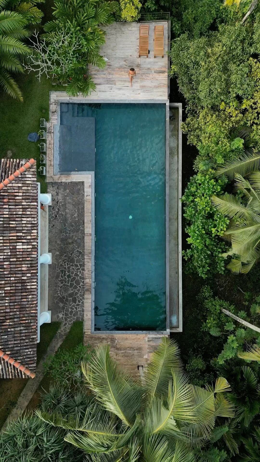 Check out this breathtaking view
Discover the ultimate paradise holiday experience in South Sri Lanka @goodvibesvillas 🌴 🥥
📸 @svetline
#BoutiqueHotel #ParadiseHoliday #InfinityPool #LuxuryTravel #hotel #srilanka #unawatuna #guesthouse #nature #wanderlust
