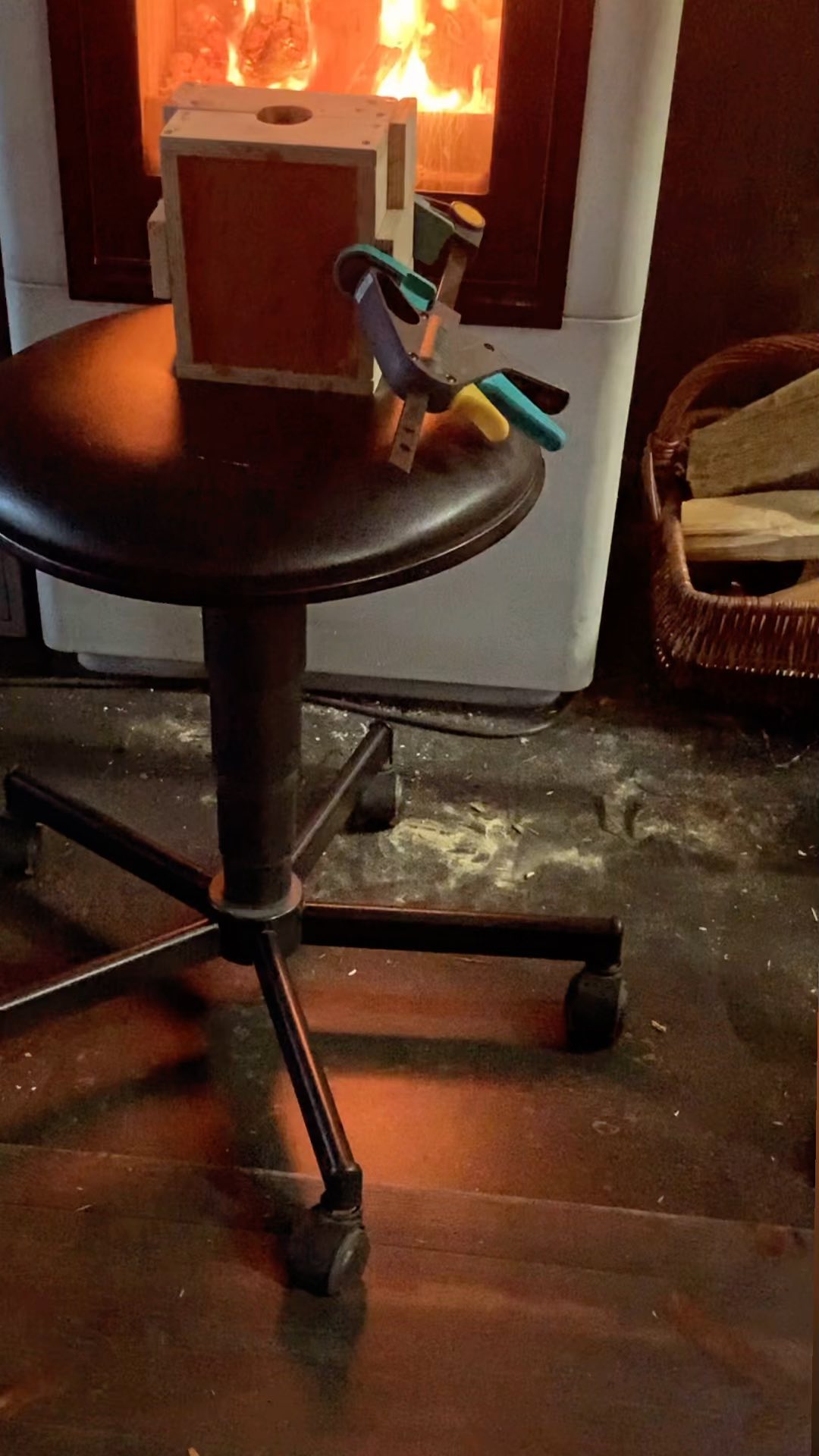 Erste Guss Versuche 😅
#geheimtipp #adneum #adnéum #bergen14 #bergen #brandenburg #optik #sehtest #brille #homevisit #foryou #trend #kleinunternehmen