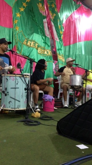 L’école de Samba da Mangueira dans son quadra avant le défilé sur Sapicaï
www.lhommederio.fr #riodejaneiro #joiedevivre #amitié #favela #elenao
#lyon #progres #beauté #population #christ #redemption #jeanpaulbelmondo
#beaute #samba #carioca #beaute #carnaval #christ #redemption #corcovado
#enfant #favelas #elephant🐘 #dieux #deus #amour #love #belmondo
#gang @faveladopaulinho #livre #enfance #belmondo #lhommederio.fr