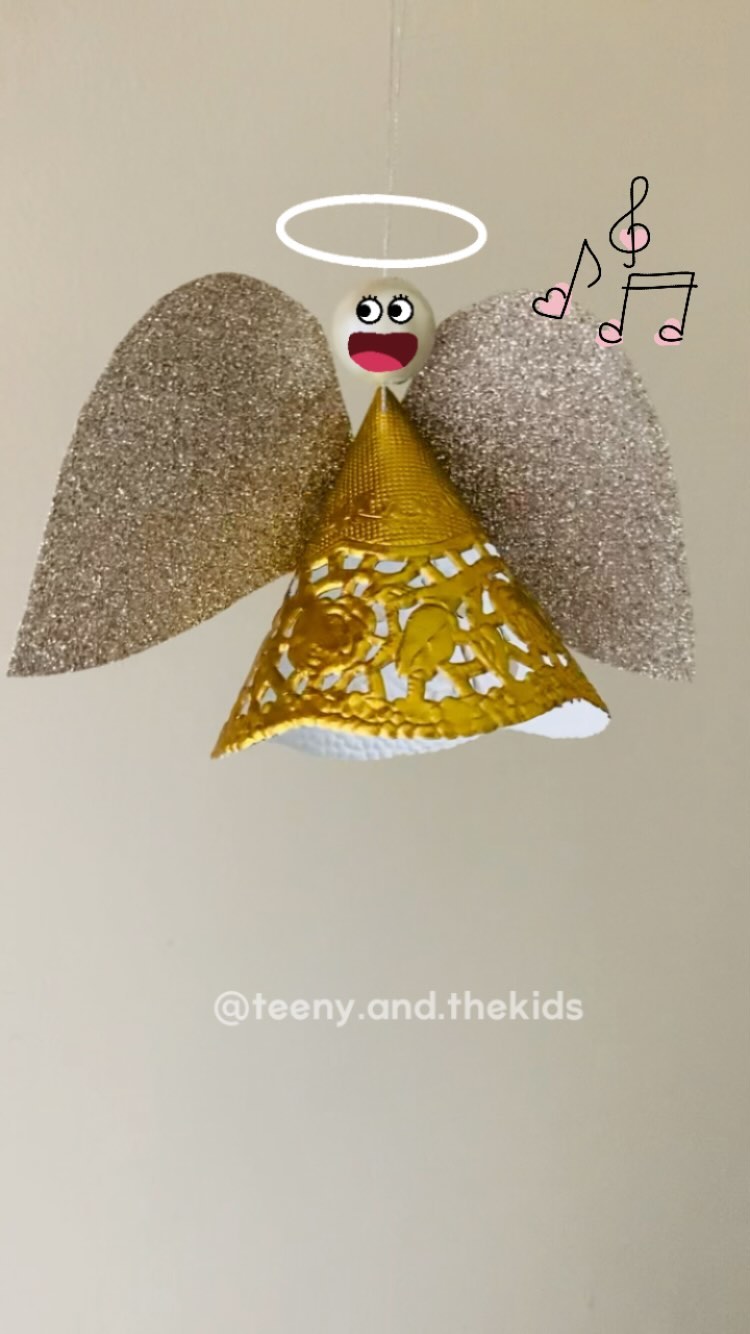 𝗔𝗻𝗴𝗲𝗹𝘀 𝗦𝗶𝗻𝗴 👼🏼✨
Crafting with doilies makes everything look pretty! 🤩
Have you made anything with them before? 😍
Found these gold ones at the bottom of a drawer. 🤩 Felt like finding money in an old coat you’d forgotten about 😍
We thought it ooked quite fitting for an angel decoration. 👼🏼🎄
Video edited by Céleste (👧🏻) and Mummy using @videoleap_by_lightricks
✨💗
.
.
.
.
.
#angel #doily #artoftheday #christmasornament #festiveseasonplayideas #kidsactivities #recyclerpourjouer #ourupcycledplay #diycrafts #craftychristmasornament #fantasyhasreallynolimits #preschool #diychallengederwoche #funbudgetplay #completementcraft #angelcrafts #recycleandplay #recyclingcrafts #festiveplayalltheway #december_play #funlovingcrafts #doilylove #mariahcarey #kidscraftsagram #kidscrafts101 #manualidadesparaniños #playandcreatetoday #montessori #getcreativewith #craftingwithkids