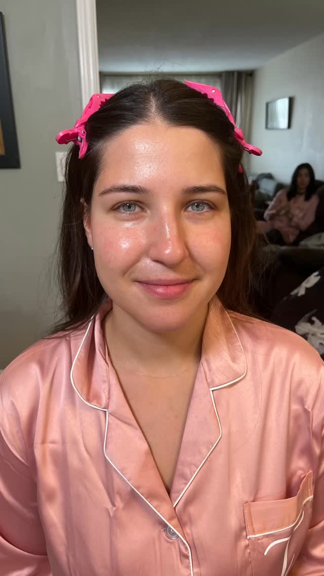 “I really really like thissss” glam on the prettiest new mama. She has the mama glow 💫 Mothers Day is coming up 💛 I’ll be sharing more of my beautiful past mama clients this week .
Makeup by me💄for @theblushparlour
#makeupartist #travelmakeupartist #softglam #weddings #bridalmakeup #engagement #photoshoot #torontomakeupartist #commercialmakeup #naturalmakeup #bridesmaidmakeup