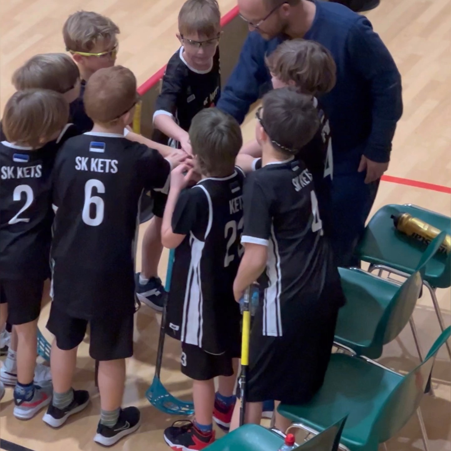 SK KETS U-9 Saalihoki võistkond alustas Eesti meistrivõistlusi võiduga!