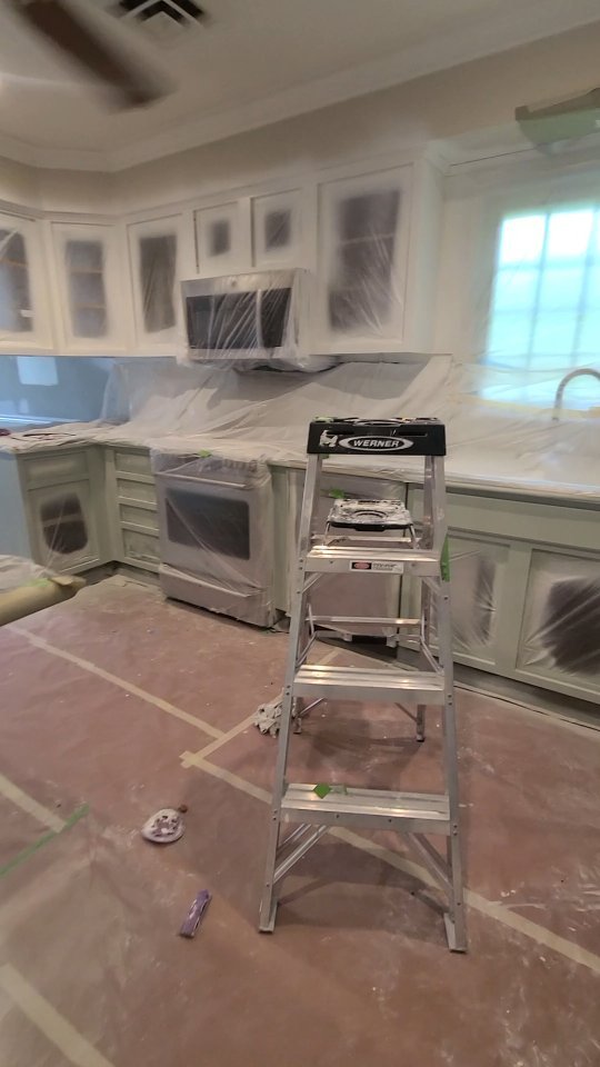 Kitchen Cabinet Refinish, Chatham, NJ
Primer- Stix urethane acrylic
Paint- Sherwin Williams Gallery cabinet
Colors- top white, bottom BM antique jade
#theinfamouspainter #paintingcontractor #paintingbusiness #professionalpainter #paintingcompany #painter #painting #interiorpainting #decorating interiordecorating #remodel #spraypaint #spraypainting #cabinets #gracosprayer #graco #sherwinwilliams