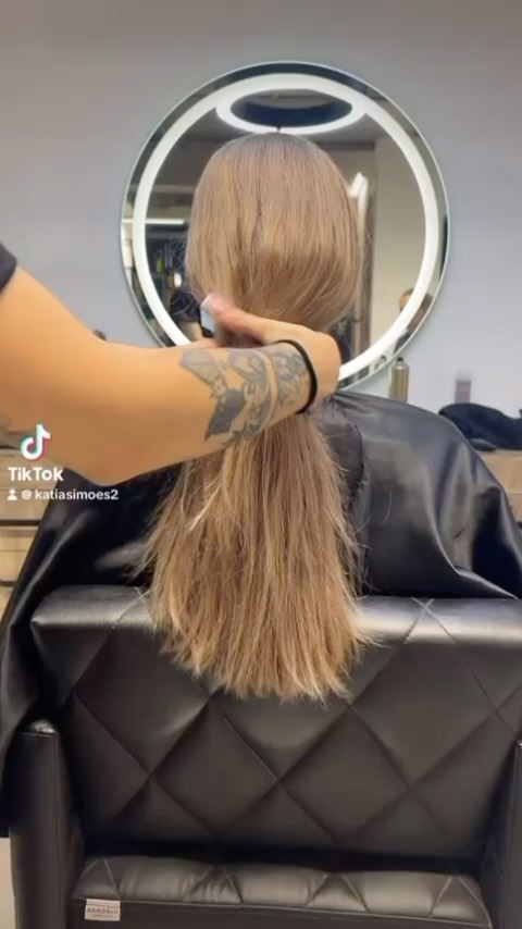 L&L Coiffure mixte. By @kati.ahair #wellahair #wellaprofessional #wella #wellacolor #hair #hairtransformation #hairtransformation #haircolorist #hairstylist #hairart
