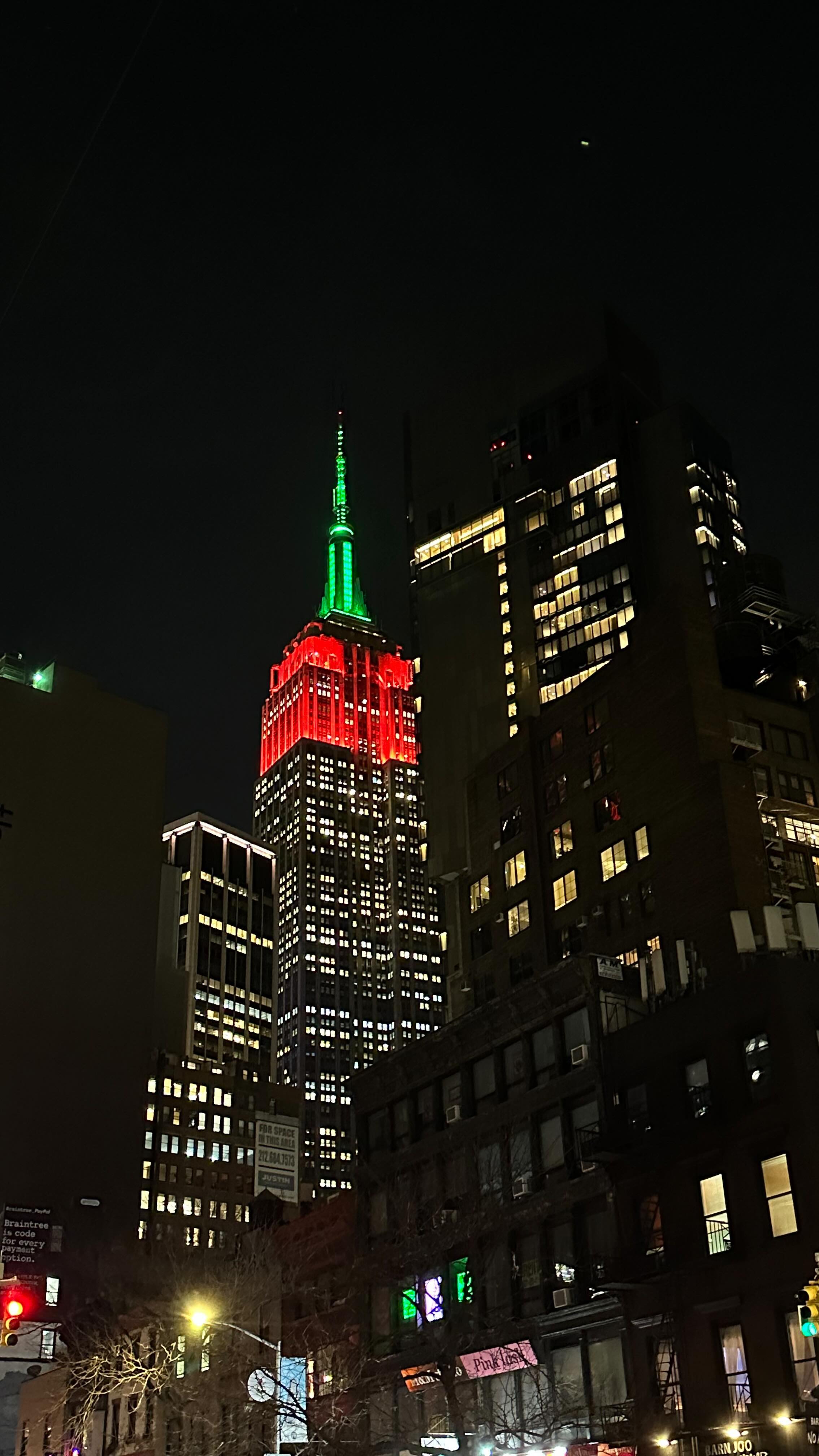 HAPPY HOLIDAYS 🎁 5 Reasons you should consider purchasing a home during the holiday season! #protips
_________________________
📲 Call or Text Us Today:
@jennyrosehalupka - 908.247.2945
@ginahalupka.realestate - 646.494.5301
_________________________
.
.
.
#happyhanukkah #happyholidays #happychristmas #merrychristmas #happykwanzaa #seasonsgreetings #realestatetips #lifehacks #worksmarternotharder #newyorkcity #holidaysinnyc