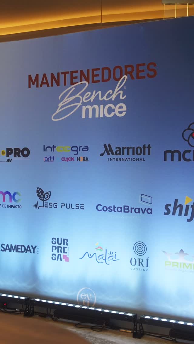 Ontem foi dia de Encontro Educacional e para reviver um pouquinho desse momento, confira o After Movie, uma produção impecável da @torinzanetteprodutora que captou cada detalhe com maestria. Ficou simplesmente TOP.
Seguimos juntos, fortalecendo a educação continuada e a atuação estratégica dos profissionais de eventos.
Nosso agradecimento especial aos mantenedores da Comunidade BenchMICE, que tornam encontros como esse possíveis. 💙
@r1audiovisual
@inteegratec
@marriottintl
@mcibr
@hubdmcoficial
@esgpulse
@costabravatravelevents
@shiftmobilidade
@samedayprod
@torinzanetteprodutora
@surpresatemhora
@malaimansoresort
@oricasting
#primegeradores
#BenchMICE #EventosCorporativos #EventosEstratégicos #Benchmarking #GestãoDeEventos #EducaçãoContinuada #ComunidadeBenchMICE