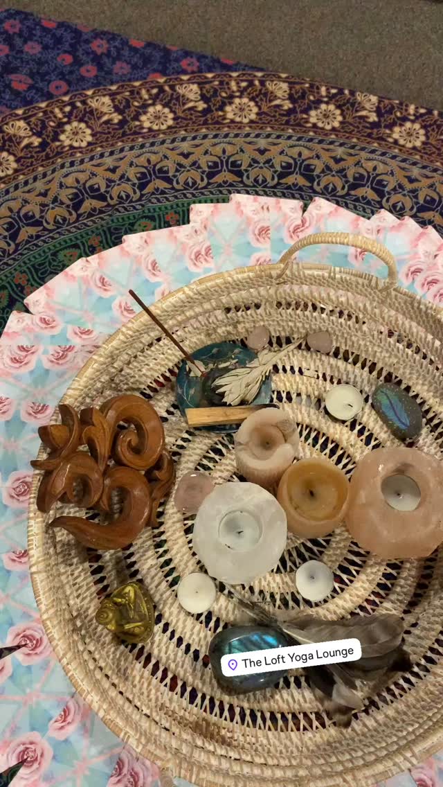 A short little snapshot of the warm and cosy space @the_loft_yoga_lounge where I host, Calm Collective.Tthis was shot moments before everybody came into the space, to connect, sit and just relax.
Calm Collective is all about feeling better, showing up authentically in a safe space and allowing the medicine of cacao to touch our hearts and practice a wellness activity to make you feel amazing. Dinner is always included.
Book in now for the next one happening in 2 weeks, Thursday May 8th. Places are limited. $35
#riseupyourlife #auckland #cacaoceremony #selflove #calmcollective #womenscircle #wellnessmatters #feelgood