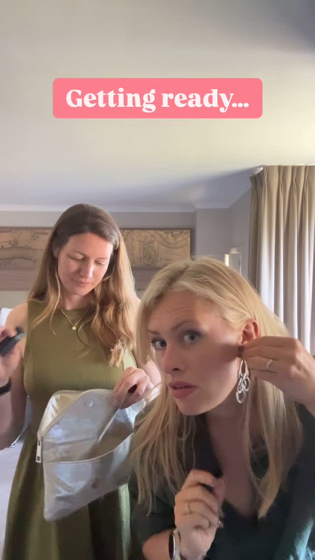 The One Voice Awards were an absolute blast and the joy of that evening will stay with me for a long time. ❤️
Obviously, I’m particularly thrilled that both @kimparker_vo and I came home with an award alongside a number of other close vo friends!
… I may also have roped her into attempting another transition reel 😂
#voiceovercommunity #voiceactor #awardwinning #onevoice25 #fyp